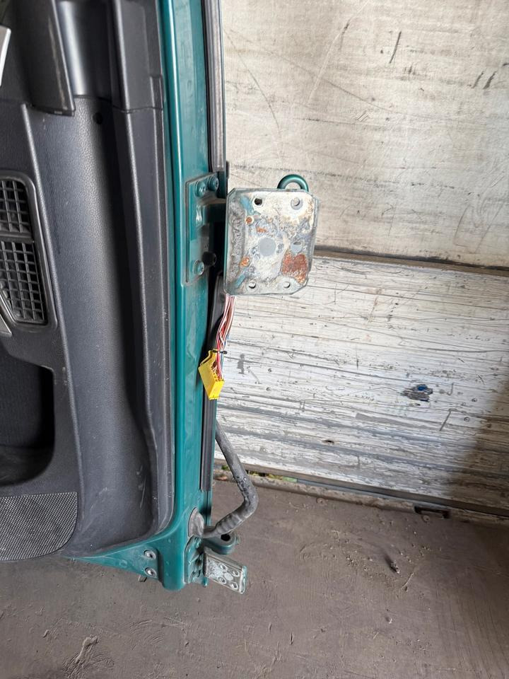 MAN TGX Fahrertür Grün Spiegel Innenverkleidung LN 60 - דלת וחלקים עבור משאית: תמונה 3 MAN TGX Fahrertür Grün Spiegel Innenverkleidung LN 60 - דלת וחלקים עבור משאית: תמונה 3