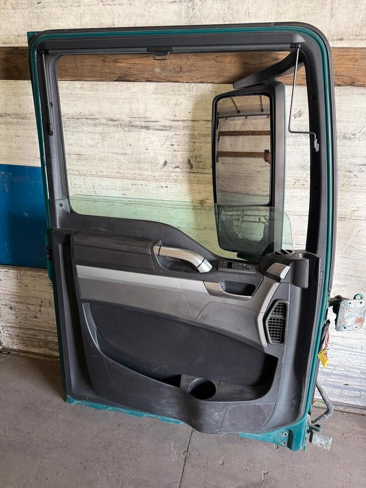 MAN TGX Fahrertür Grün Spiegel Innenverkleidung LN 60 - דלת וחלקים עבור משאית: תמונה 2 MAN TGX Fahrertür Grün Spiegel Innenverkleidung LN 60 - דלת וחלקים עבור משאית: תמונה 2