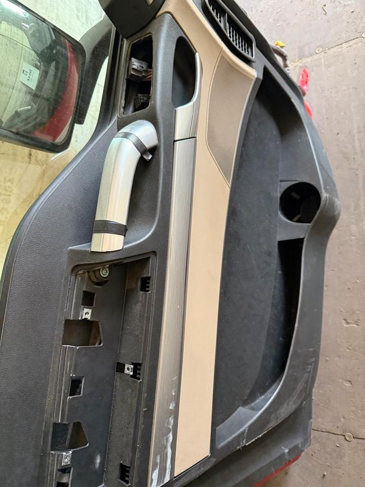 MAN TGX Fahrertür Rot Spiegel Innenverkleidung LN 63 - דלת וחלקים עבור משאית: תמונה 5 MAN TGX Fahrertür Rot Spiegel Innenverkleidung LN 63 - דלת וחלקים עבור משאית: תמונה 5