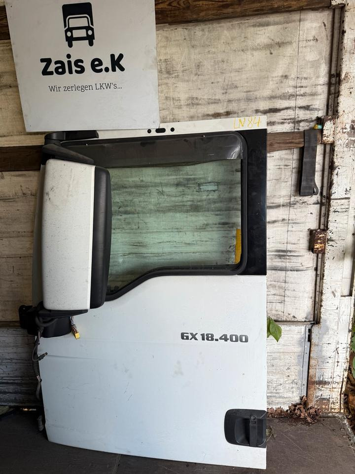 MAN TGX Fahrertür Weiß mit Spiegel Innenverkleidung LN 84 - דלת וחלקים עבור משאית: תמונה 1 MAN TGX Fahrertür Weiß mit Spiegel Innenverkleidung LN 84 - דלת וחלקים עבור משאית: תמונה 1