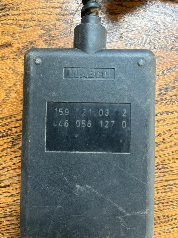 MAN WABCO Bediengerät Fernbedienung Luftfederung 4460561270 - מתלה אוויר עבור משאית: תמונה 2 MAN WABCO Bediengerät Fernbedienung Luftfederung 4460561270 - מתלה אוויר עבור משאית: תמונה 2