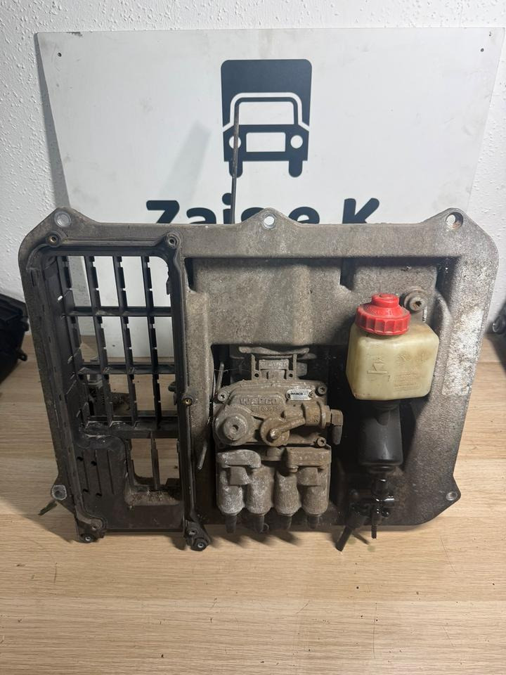 MAN WABCO Fußbremsventil 4800200070 81.52130-6295 - חלקי בלמים עבור משאית: תמונה 1 MAN WABCO Fußbremsventil 4800200070 81.52130-6295 - חלקי בלמים עבור משאית: תמונה 1