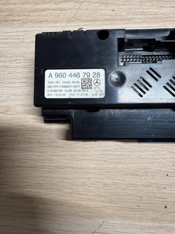 Mercedes Actros MP4 Klimabedienteil Klima Heizung A9604467928 - ECU עבור משאית: תמונה 4 Mercedes Actros MP4 Klimabedienteil Klima Heizung A9604467928 - ECU עבור משאית: תמונה 4