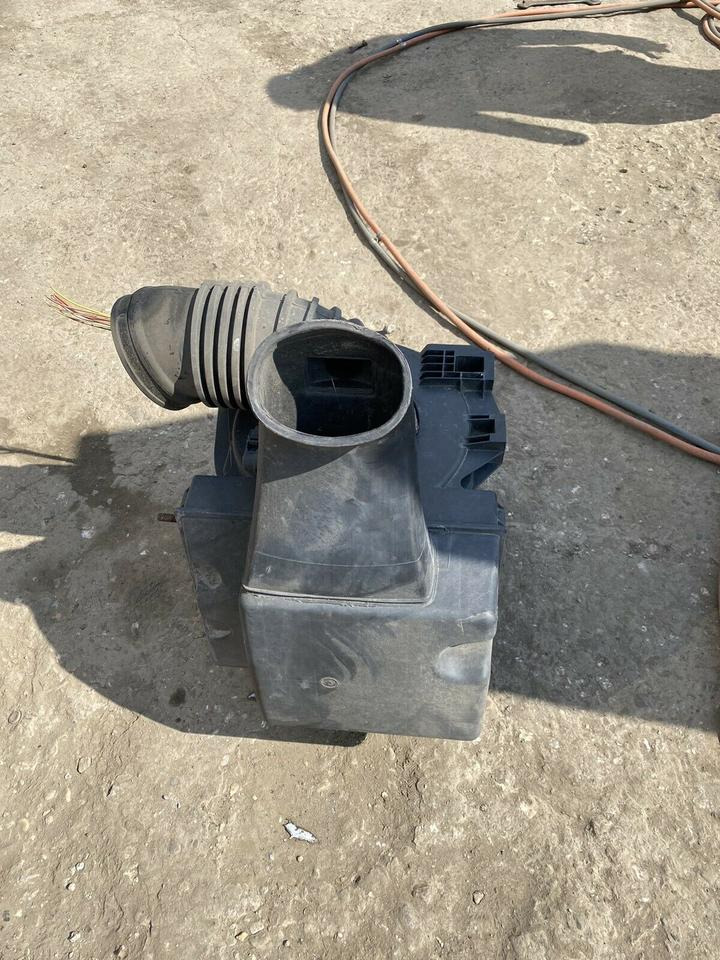 Mercedes Atego Luftfilterkasten Luftfilter Gehäuse A 973 528 06 0 - מסנן אוויר עבור משאית: תמונה 5 Mercedes Atego Luftfilterkasten Luftfilter Gehäuse A 973 528 06 0 - מסנן אוויר עבור משאית: תמונה 5