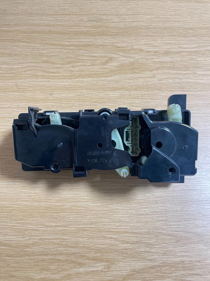 Mercedes-Benz axor atego heizungsbedienung A9408200097 - חימום/ אוורור עבור משאית: תמונה 3 Mercedes-Benz axor atego heizungsbedienung A9408200097 - חימום/ אוורור עבור משאית: תמונה 3