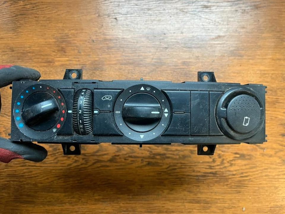 Mercedes Sprinter Klimabedienteil Klima Heizung A9068300185 - חימום/ אוורור עבור משאית: תמונה 1 Mercedes Sprinter Klimabedienteil Klima Heizung A9068300185 - חימום/ אוורור עבור משאית: תמונה 1