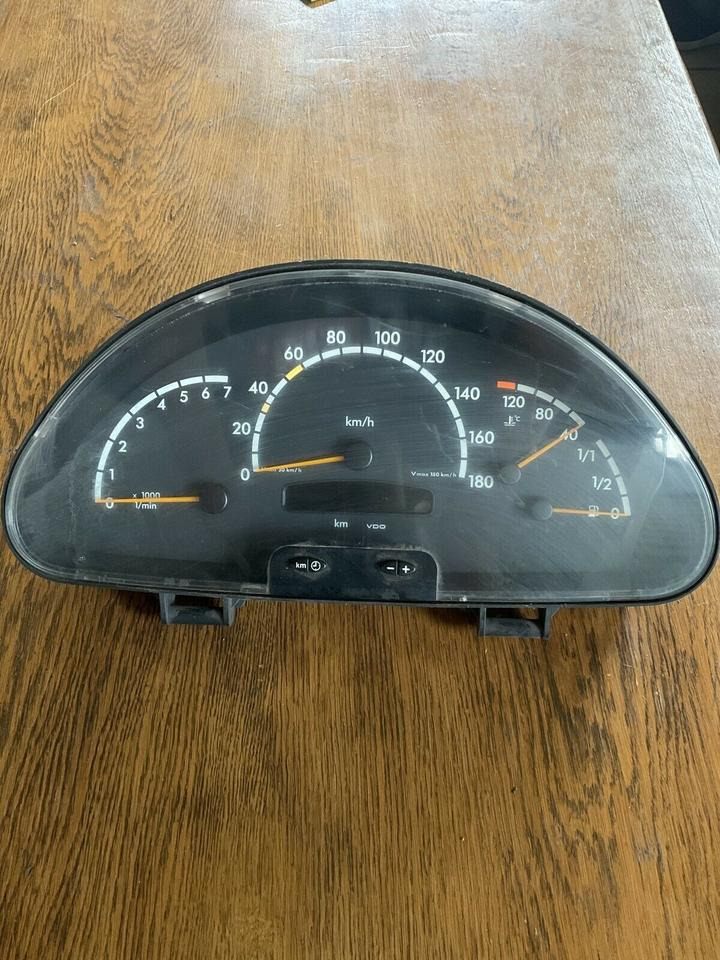 Mercedes Sprinter Tacho Kombiinstrument A0004467121 - טכוגרף עבור משאית: תמונה 1 Mercedes Sprinter Tacho Kombiinstrument A0004467121 - טכוגרף עבור משאית: תמונה 1