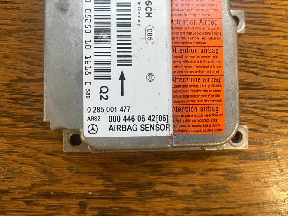 Mercedes Vito W638 Airbag Steuergerät Sensor 0004460642 - ECU עבור משאית: תמונה 2 Mercedes Vito W638 Airbag Steuergerät Sensor 0004460642 - ECU עבור משאית: תמונה 2