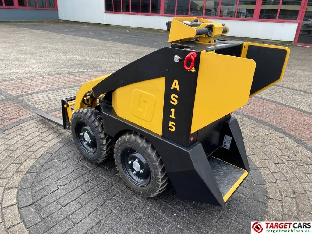 Conmeq AS15 Mini Skid Steer Electric Wheel Loader - מעמיס היגוי החלקה: תמונה 5 Conmeq AS15 Mini Skid Steer Electric Wheel Loader - מעמיס היגוי החלקה: תמונה 5