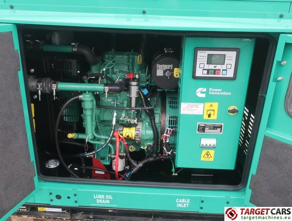 Cummins C15D5P Diesel 15KVA Generator 415V/230V Stamford - ערכת גנרטורים: תמונה 5 Cummins C15D5P Diesel 15KVA Generator 415V/230V Stamford - ערכת גנרטורים: תמונה 5