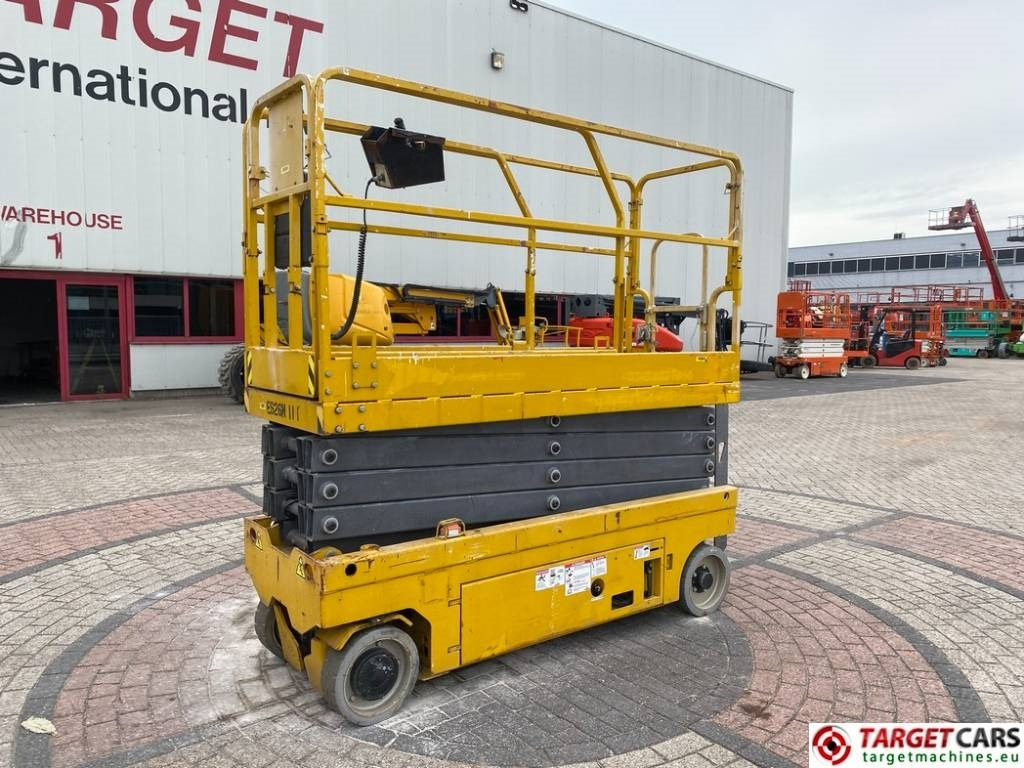 GMG 2632-ED Electric Scissor 2632ED Work Lift 983cm - מעלית מספריים: תמונה 1 GMG 2632-ED Electric Scissor 2632ED Work Lift 983cm - מעלית מספריים: תמונה 1