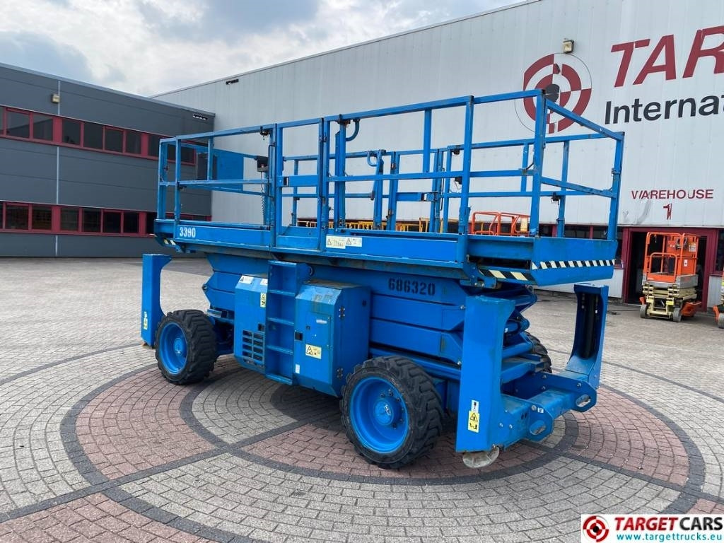 Genie GS-3390RT Diesel 4x4 Scissor Work Lift 1206cm - מעלית מספריים: תמונה 4 Genie GS-3390RT Diesel 4x4 Scissor Work Lift 1206cm - מעלית מספריים: תמונה 4
