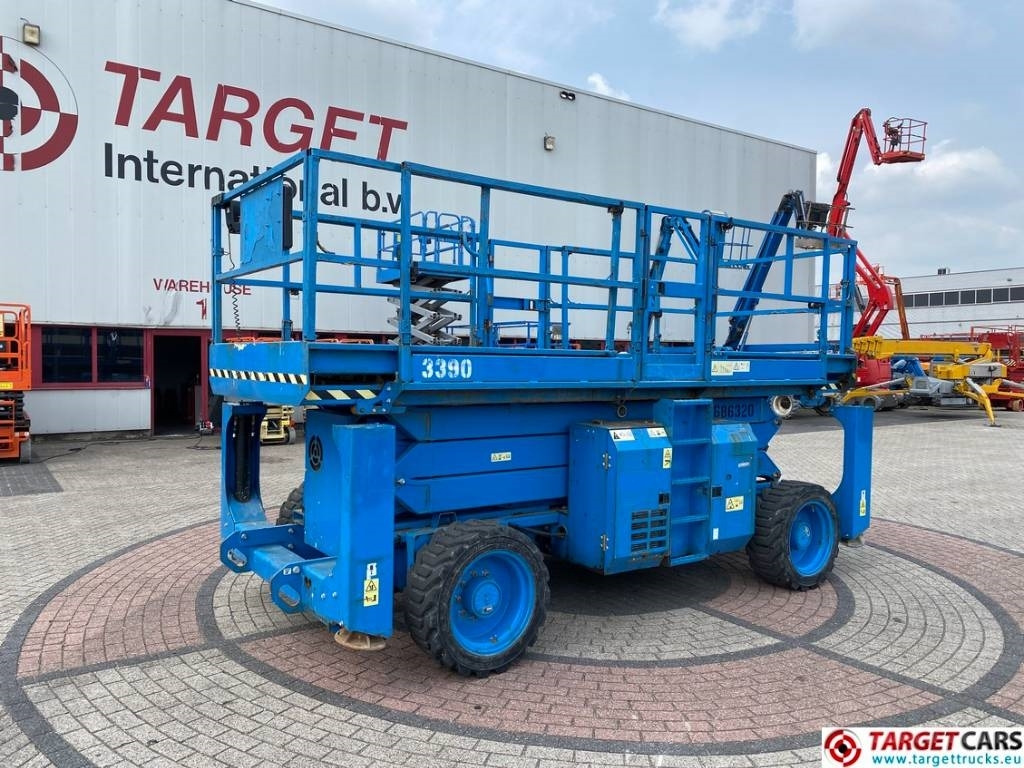 Genie GS-3390RT Diesel 4x4 Scissor Work Lift 1206cm - מעלית מספריים: תמונה 1 Genie GS-3390RT Diesel 4x4 Scissor Work Lift 1206cm - מעלית מספריים: תמונה 1