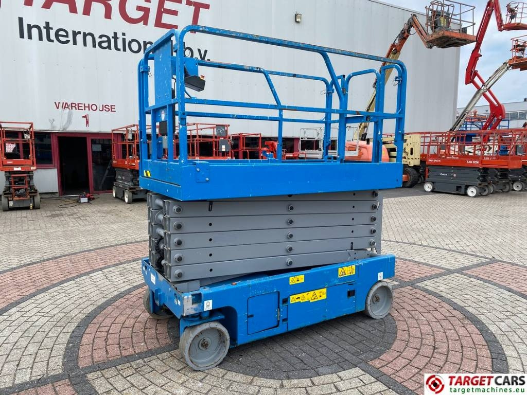 Genie GS-4047 Electric Scissor Work Lift 1389cm - מעלית מספריים: תמונה 1 Genie GS-4047 Electric Scissor Work Lift 1389cm - מעלית מספריים: תמונה 1