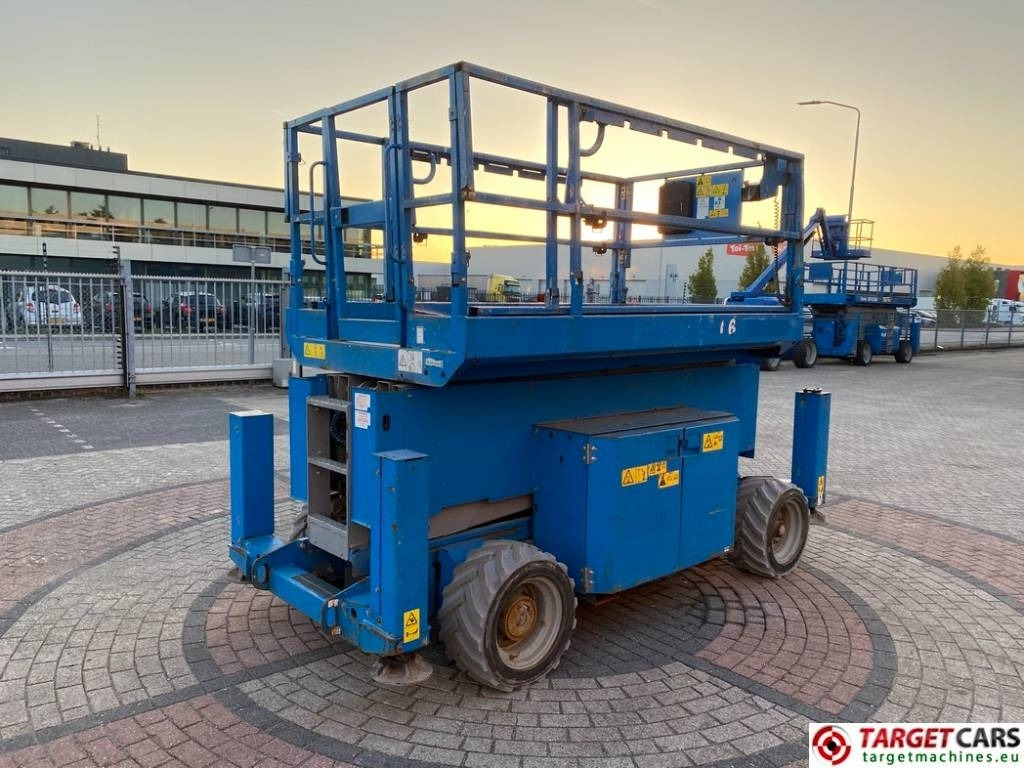 Genie GS-4069 DC Electric GS4069 Scissor WorkLift 1412cm - מעלית מספריים: תמונה 3 Genie GS-4069 DC Electric GS4069 Scissor WorkLift 1412cm - מעלית מספריים: תמונה 3