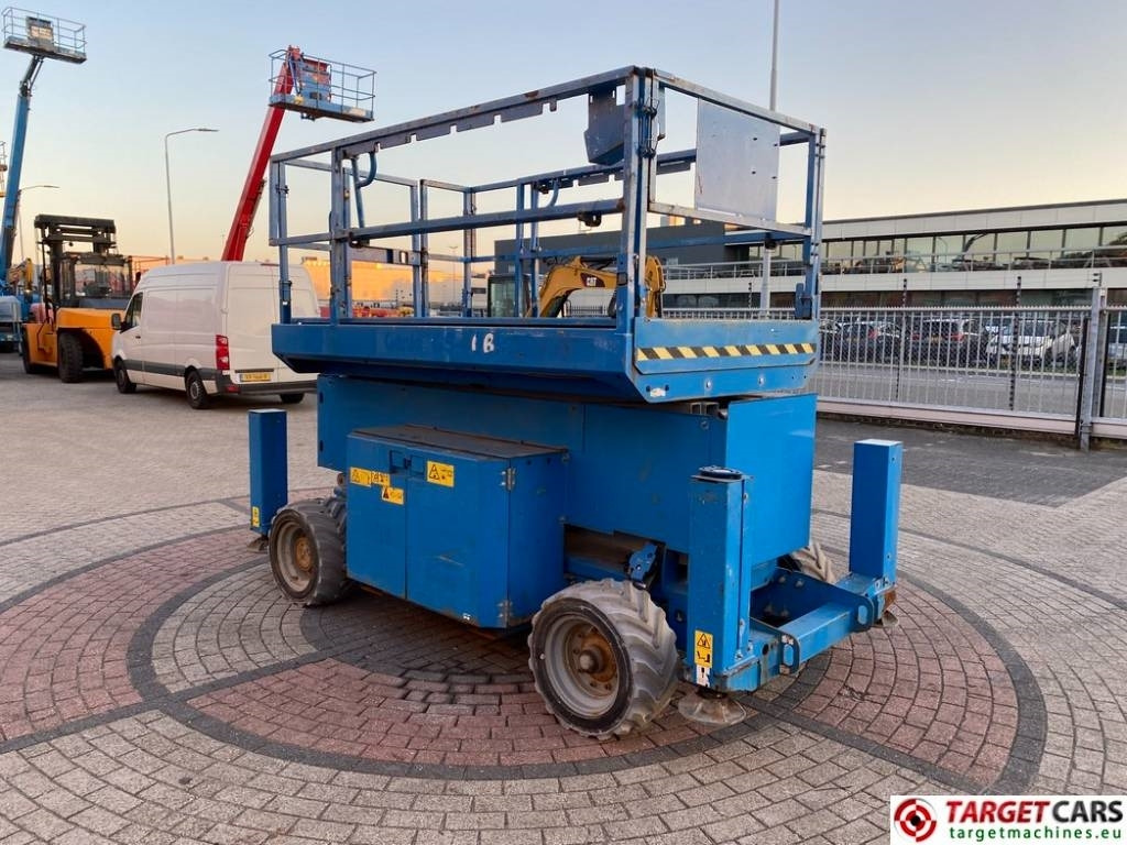Genie GS-4069 DC Electric GS4069 Scissor WorkLift 1412cm - מעלית מספריים: תמונה 2 Genie GS-4069 DC Electric GS4069 Scissor WorkLift 1412cm - מעלית מספריים: תמונה 2