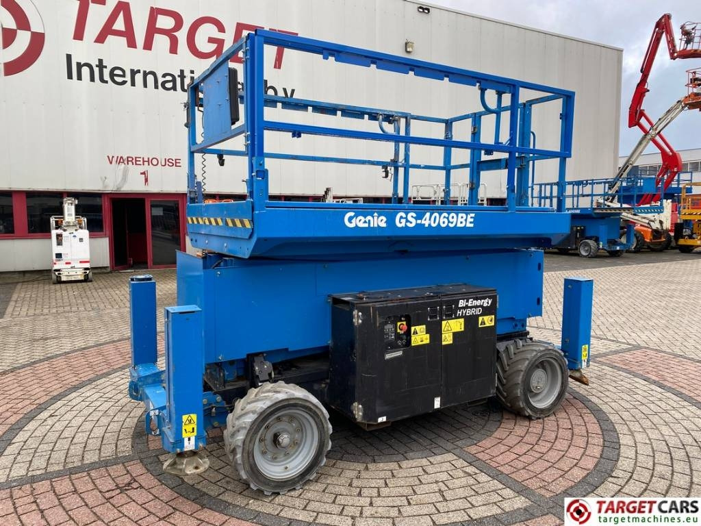 Genie GS-4069BE HyBrid Scissor Work Lift 1412cm - מעלית מספריים: תמונה 1 Genie GS-4069BE HyBrid Scissor Work Lift 1412cm - מעלית מספריים: תמונה 1