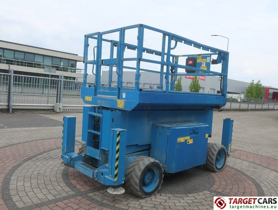 Genie GS-4069DC Electric 4069 Scissor Work Lift 1412cm - מעלית מספריים: תמונה 3 Genie GS-4069DC Electric 4069 Scissor Work Lift 1412cm - מעלית מספריים: תמונה 3