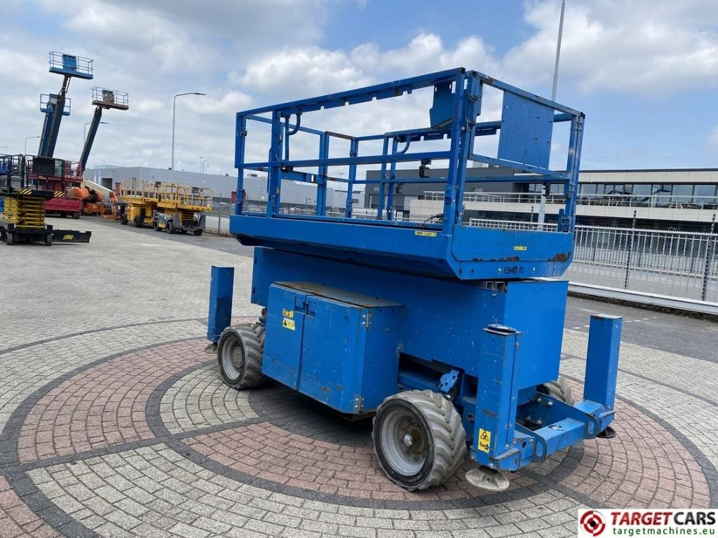 Genie GS-4069DC Electric Scissor Work Lift 1412cm - מעלית מספריים: תמונה 2 Genie GS-4069DC Electric Scissor Work Lift 1412cm - מעלית מספריים: תמונה 2