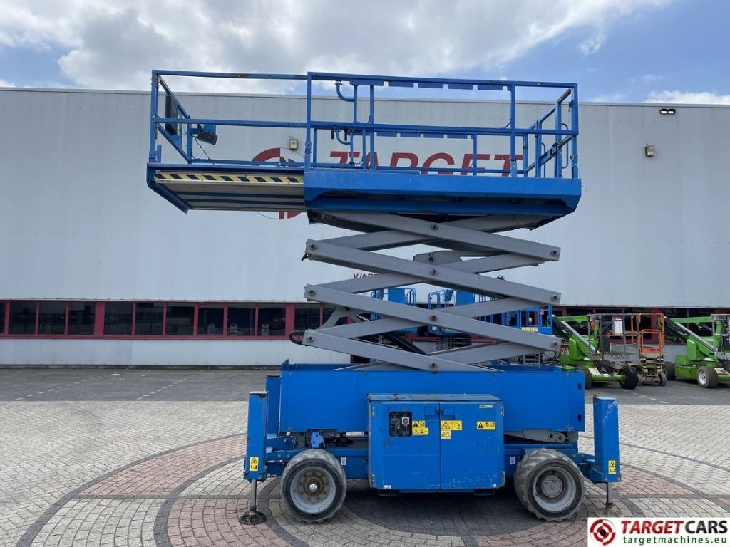 Genie GS-4069DC Electric Scissor Work Lift 1412cm - מעלית מספריים: תמונה 5 Genie GS-4069DC Electric Scissor Work Lift 1412cm - מעלית מספריים: תמונה 5