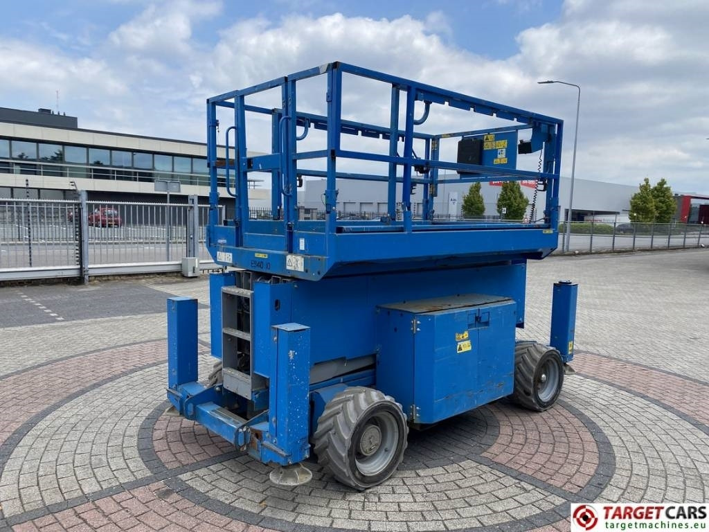 Genie GS-4069DC Electric Scissor Work Lift 1412cm - מעלית מספריים: תמונה 3 Genie GS-4069DC Electric Scissor Work Lift 1412cm - מעלית מספריים: תמונה 3