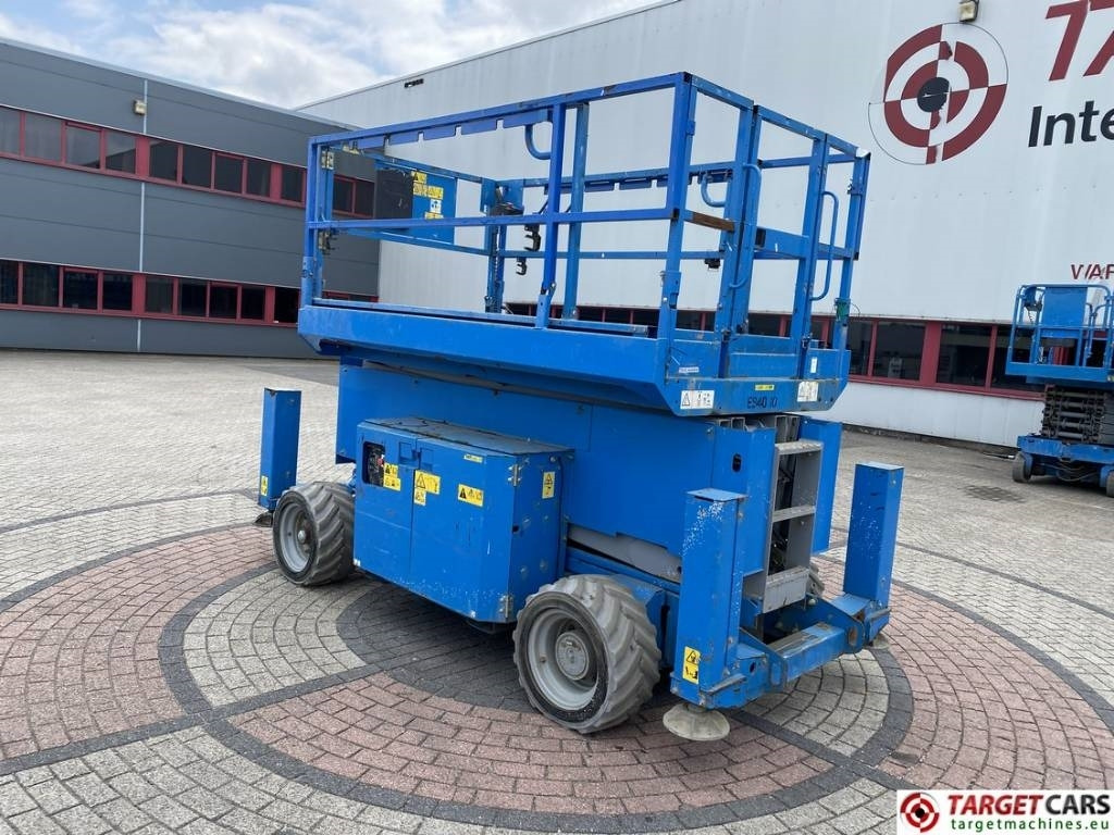 Genie GS-4069DC Electric Scissor Work Lift 1412cm - מעלית מספריים: תמונה 4 Genie GS-4069DC Electric Scissor Work Lift 1412cm - מעלית מספריים: תמונה 4