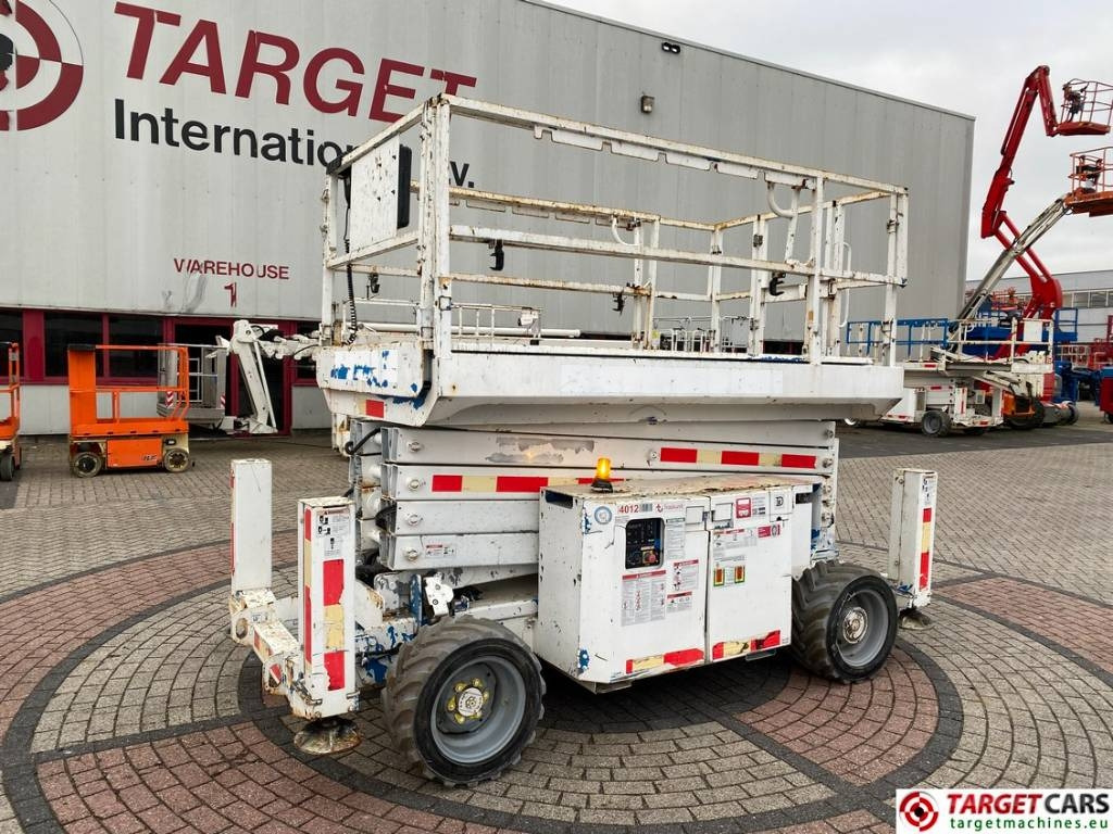Genie GS-4069RT Diesel 4x4 Scissor Work Lift 1412cm - מעלית מספריים: תמונה 1 Genie GS-4069RT Diesel 4x4 Scissor Work Lift 1412cm - מעלית מספריים: תמונה 1