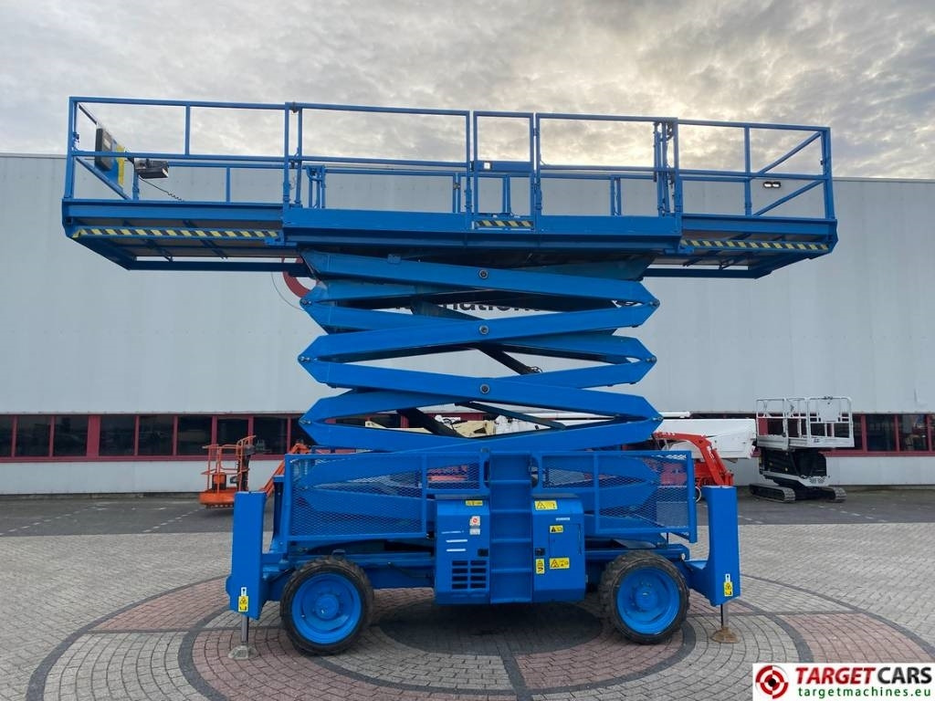 Genie GS-5390RT Diesel 4x4 Scissor Work Lift 1815cm - מעלית מספריים: תמונה 5 Genie GS-5390RT Diesel 4x4 Scissor Work Lift 1815cm - מעלית מספריים: תמונה 5