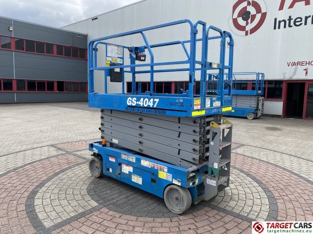 Genie GS4047 Electric 4047 Scissor Work Lift 1389cm - מעלית מספריים: תמונה 4 Genie GS4047 Electric 4047 Scissor Work Lift 1389cm - מעלית מספריים: תמונה 4