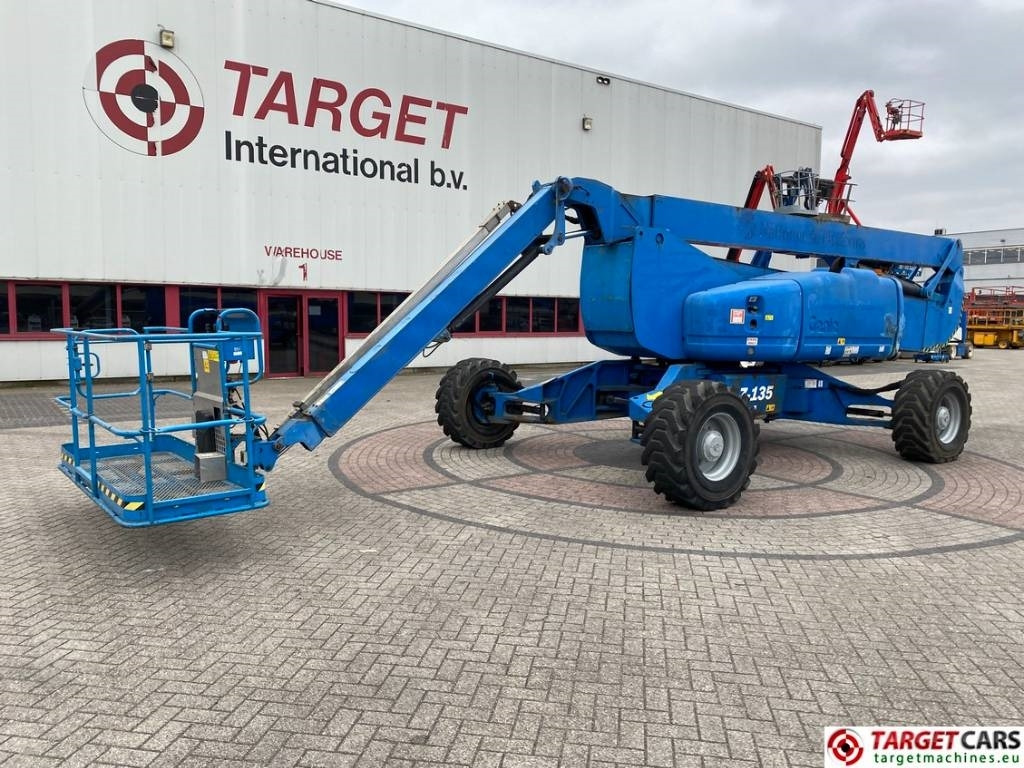 Genie Z-135/70 Articulated 4x4x4 Diesel Boom Lift 4315cm - זרוע מרפקי: תמונה 1 Genie Z-135/70 Articulated 4x4x4 Diesel Boom Lift 4315cm - זרוע מרפקי: תמונה 1