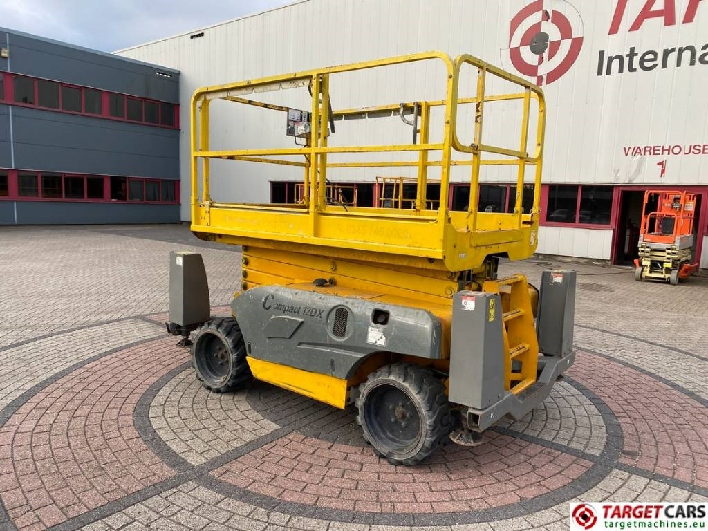 Haulotte Compact 12DX Diesel 4x4 Scissor Work Lift 1206cm - מעלית מספריים: תמונה 4 Haulotte Compact 12DX Diesel 4x4 Scissor Work Lift 1206cm - מעלית מספריים: תמונה 4