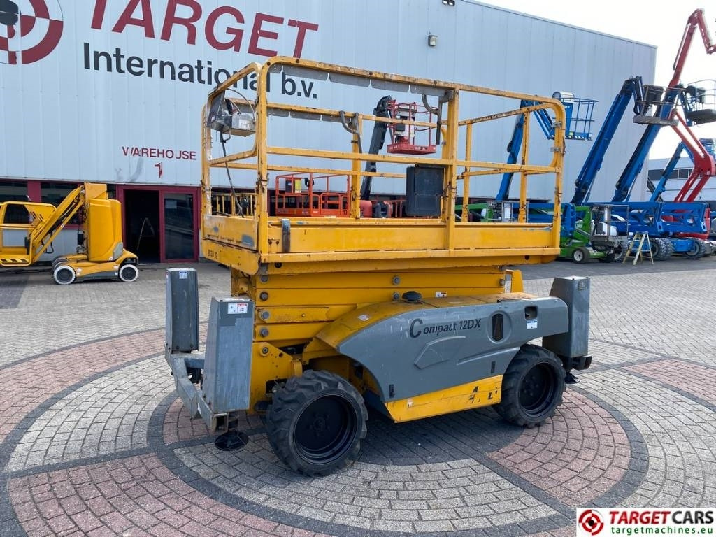 Haulotte Compact 12DX Diesel 4x4 Scissor Work Lift 1206cm - מעלית מספריים: תמונה 1 Haulotte Compact 12DX Diesel 4x4 Scissor Work Lift 1206cm - מעלית מספריים: תמונה 1