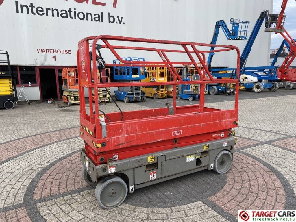 Haulotte Compact 8 Electric Scissor Work Lift 818cm - מעלית מספריים: תמונה 1 Haulotte Compact 8 Electric Scissor Work Lift 818cm - מעלית מספריים: תמונה 1
