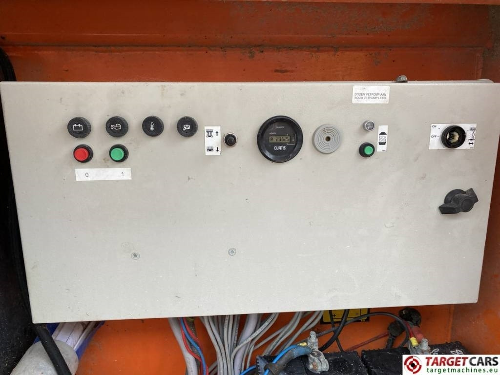 מעלית מספריים Holland Lift B195DL-25 Diesel 4x4 Scissor Work Lift 2150cm: תמונה 13