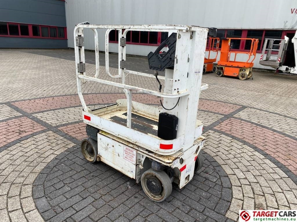 JLG 1230ES Electric Vertical Mast Work Lift 566cm - מעלית תורן אנכית: תמונה 4 JLG 1230ES Electric Vertical Mast Work Lift 566cm - מעלית תורן אנכית: תמונה 4