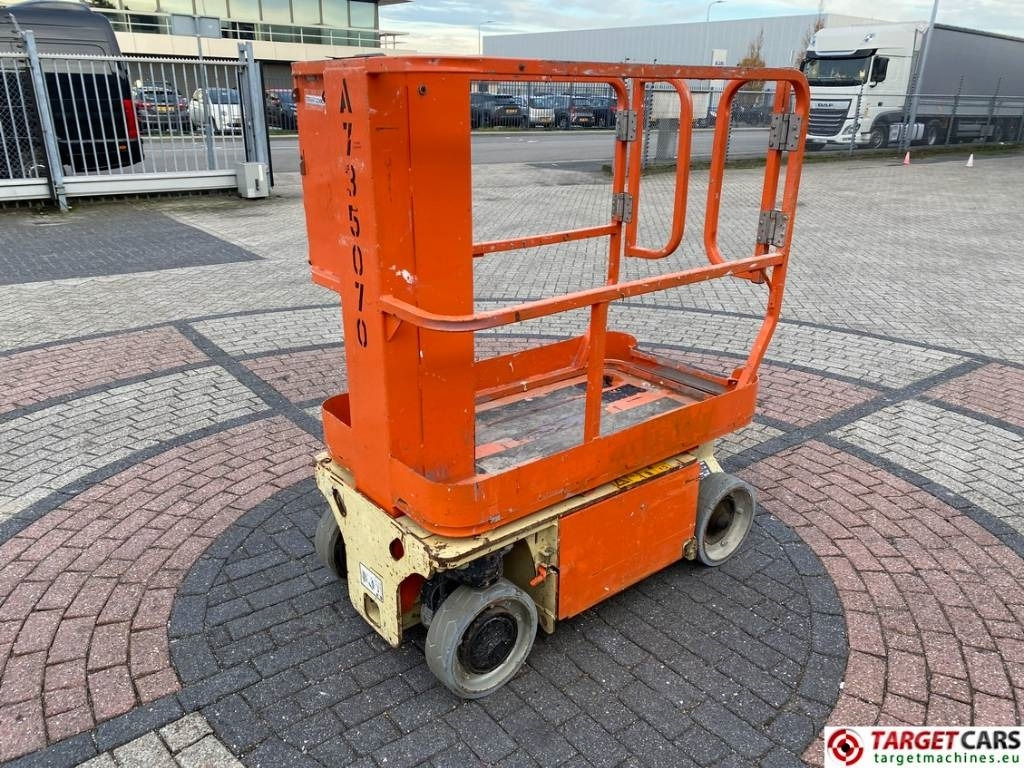 JLG 1230ES Electric Vertical Mast Work Lift 566cm - מעלית תורן אנכית: תמונה 3 JLG 1230ES Electric Vertical Mast Work Lift 566cm - מעלית תורן אנכית: תמונה 3