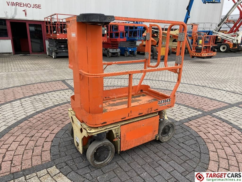 JLG 1230ES Electric Vertical Mast Work Lift 566cm - מעלית תורן אנכית: תמונה 1 JLG 1230ES Electric Vertical Mast Work Lift 566cm - מעלית תורן אנכית: תמונה 1