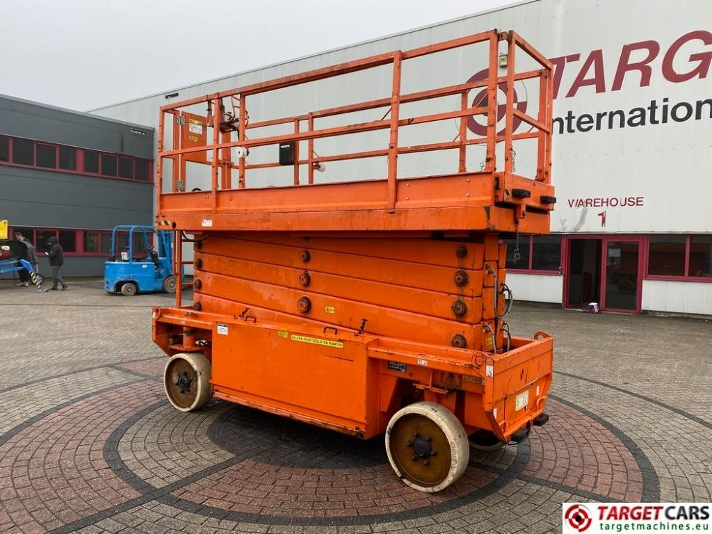 JLG 153-12 Liftlux Electric Scissor Work Lift 1730cm - מעלית מספריים: תמונה 4 JLG 153-12 Liftlux Electric Scissor Work Lift 1730cm - מעלית מספריים: תמונה 4