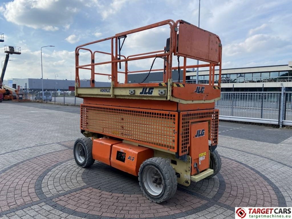 JLG 4069LE Electric Scissor Work Lift 1419cm - מעלית מספריים: תמונה 2 JLG 4069LE Electric Scissor Work Lift 1419cm - מעלית מספריים: תמונה 2