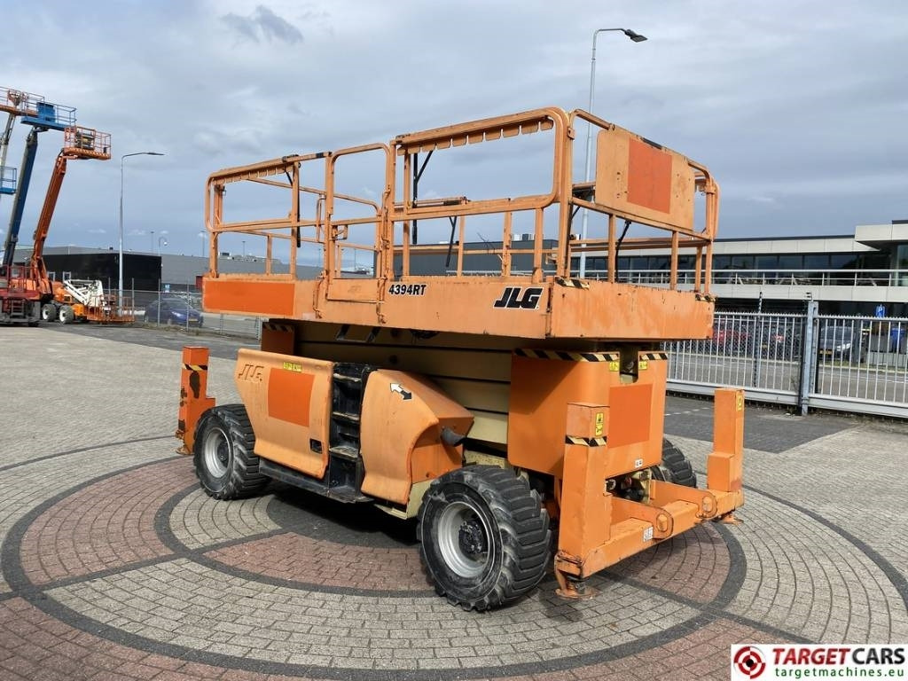 JLG 4394RT Diesel 4x4 Scissor Work Lift 1511cm - מעלית מספריים: תמונה 2 JLG 4394RT Diesel 4x4 Scissor Work Lift 1511cm - מעלית מספריים: תמונה 2
