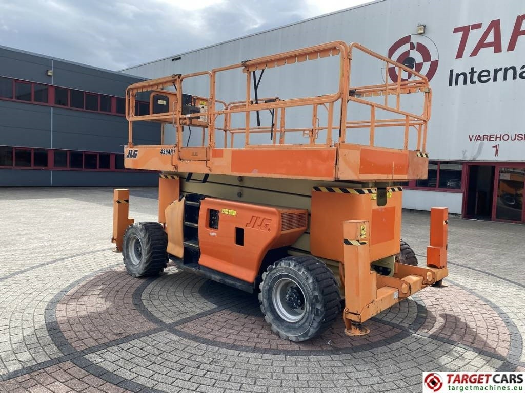 JLG 4394RT Diesel 4x4 Scissor Work Lift 1511cm - מעלית מספריים: תמונה 4 JLG 4394RT Diesel 4x4 Scissor Work Lift 1511cm - מעלית מספריים: תמונה 4
