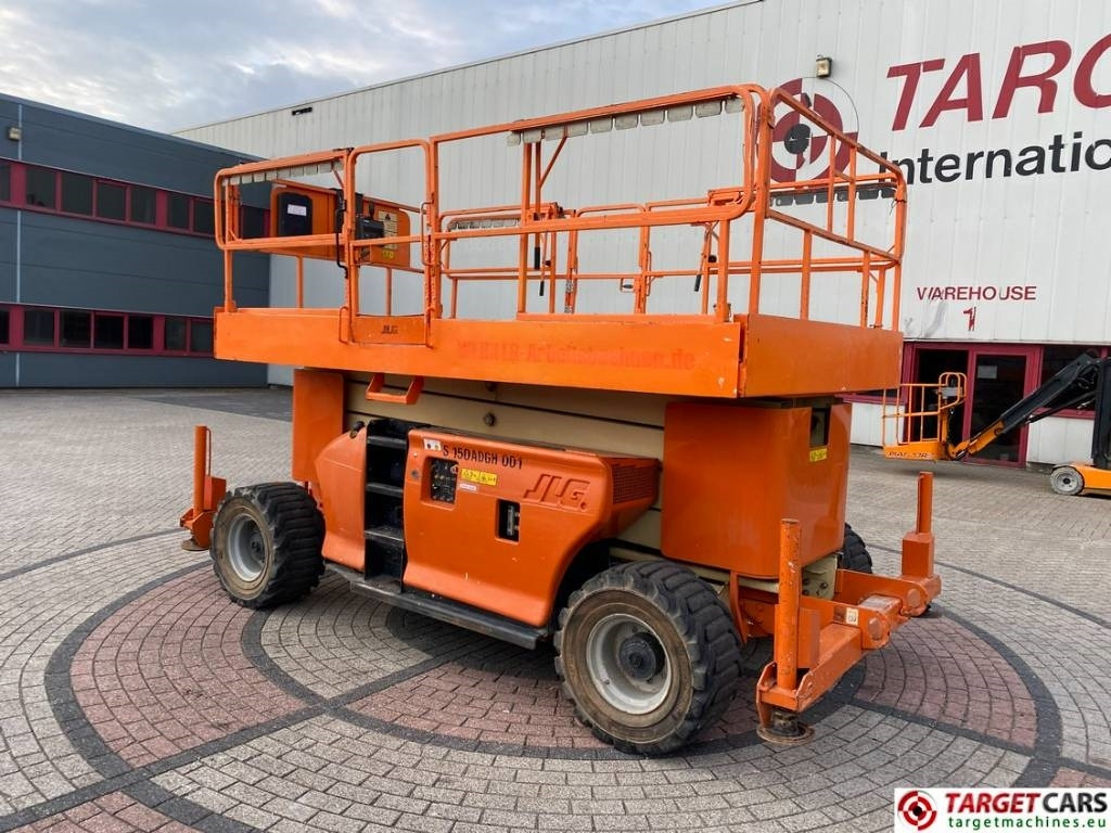 JLG 4394RT Diesel 4x4 Scissor Work Lift 1511cm - מעלית מספריים: תמונה 4 JLG 4394RT Diesel 4x4 Scissor Work Lift 1511cm - מעלית מספריים: תמונה 4