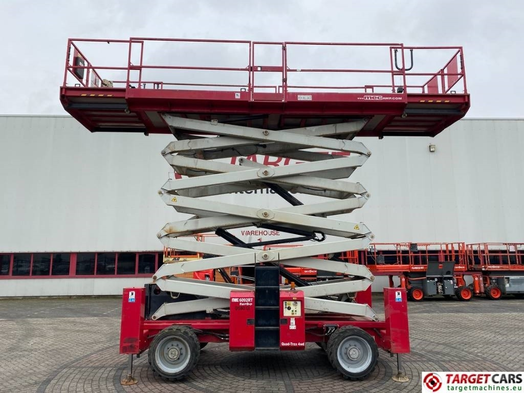 MEC 6092RT Diesel 4x4 Scissor Work LIft 2020cm - מעלית מספריים: תמונה 5 MEC 6092RT Diesel 4x4 Scissor Work LIft 2020cm - מעלית מספריים: תמונה 5