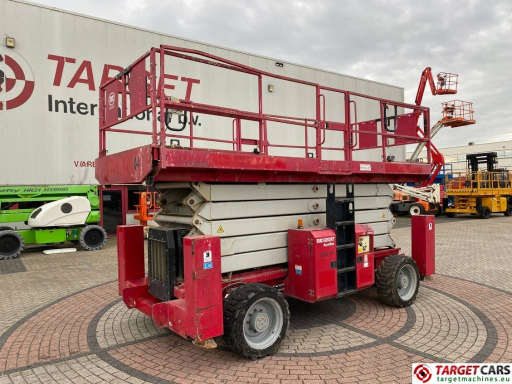 MEC 6092RT Diesel 4x4 Scissor Work Lift 2020cm - מעלית מספריים: תמונה 1 MEC 6092RT Diesel 4x4 Scissor Work Lift 2020cm - מעלית מספריים: תמונה 1