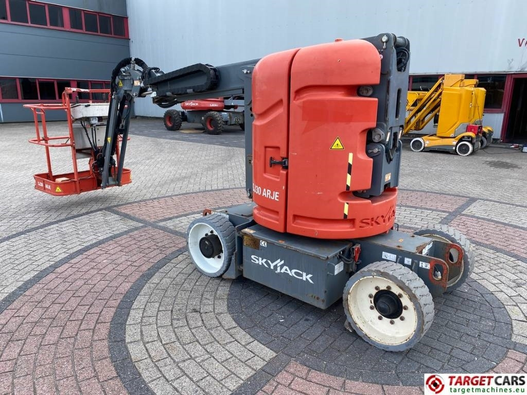 SkyJack SJ30 ARJE Articulated Electric Boom Work Lift 11M  - זרוע מרפקי: תמונה 4 SkyJack SJ30 ARJE Articulated Electric Boom Work Lift 11M  - זרוע מרפקי: תמונה 4