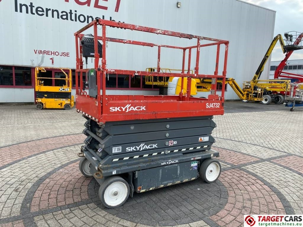 SkyJack SJ4732 Electric 4732 Scissor Work Lift 1165cm - מעלית מספריים: תמונה 1 SkyJack SJ4732 Electric 4732 Scissor Work Lift 1165cm - מעלית מספריים: תמונה 1