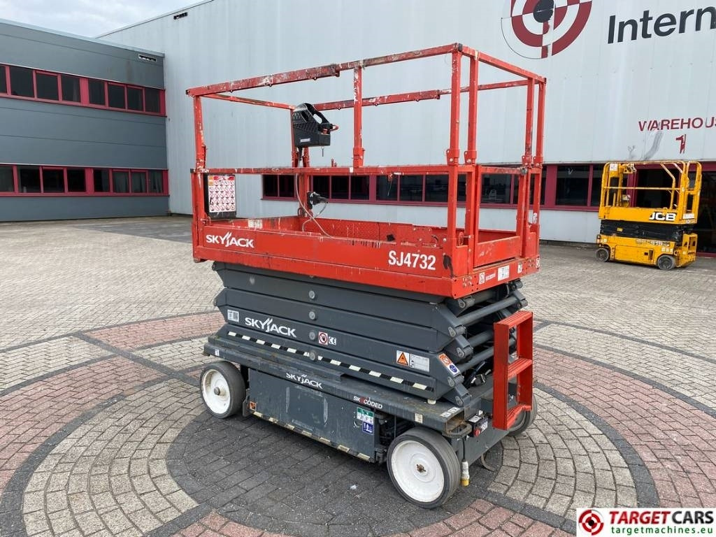 SkyJack SJ4732 Electric 4732 Scissor Work Lift 1165cm - מעלית מספריים: תמונה 4 SkyJack SJ4732 Electric 4732 Scissor Work Lift 1165cm - מעלית מספריים: תמונה 4