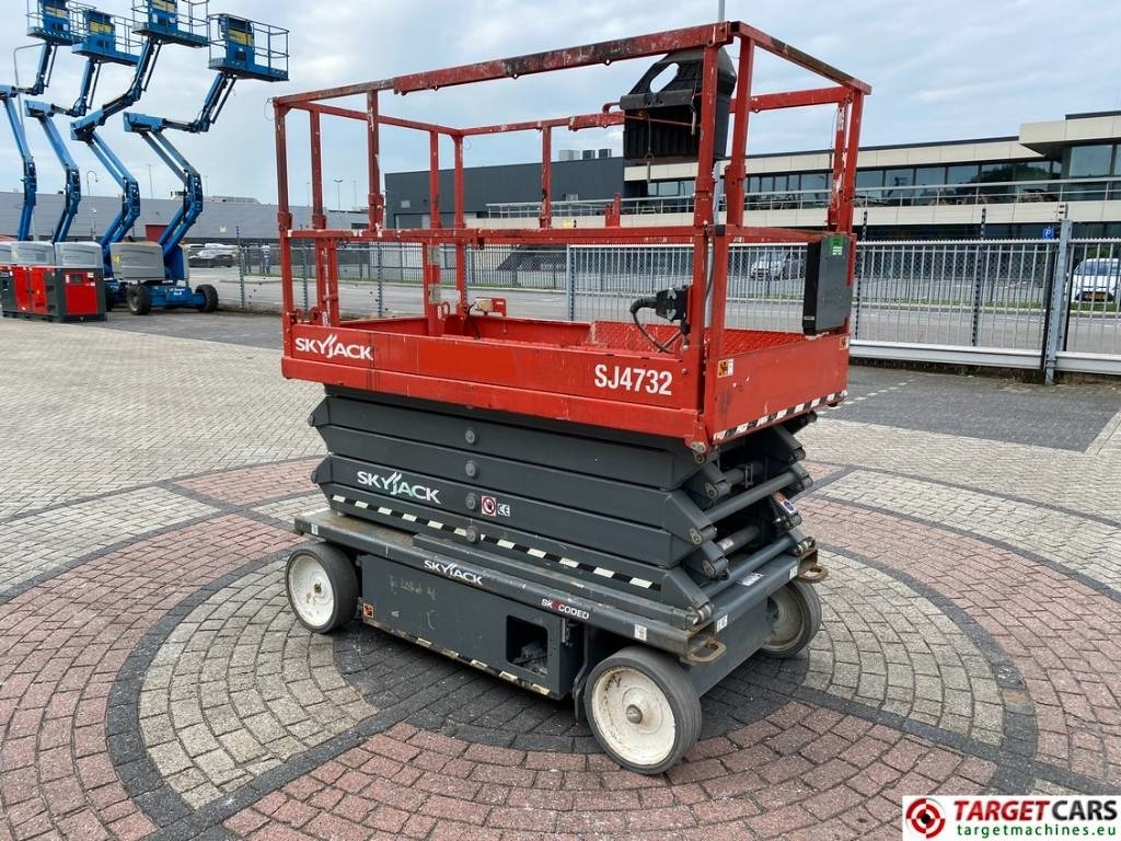 SkyJack SJ4732 Electric 4732 Scissor Work Lift 1165cm - מעלית מספריים: תמונה 2 SkyJack SJ4732 Electric 4732 Scissor Work Lift 1165cm - מעלית מספריים: תמונה 2