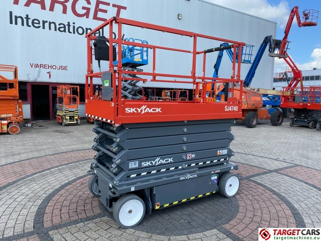 SkyJack SJ4740 Electric 4740 Scissor Work Lift 1380cm - מעלית מספריים: תמונה 1 SkyJack SJ4740 Electric 4740 Scissor Work Lift 1380cm - מעלית מספריים: תמונה 1