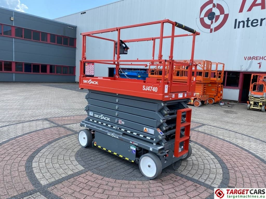 SkyJack SJ4740 Electric 4740 Scissor Work Lift 1380cm - מעלית מספריים: תמונה 4 SkyJack SJ4740 Electric 4740 Scissor Work Lift 1380cm - מעלית מספריים: תמונה 4